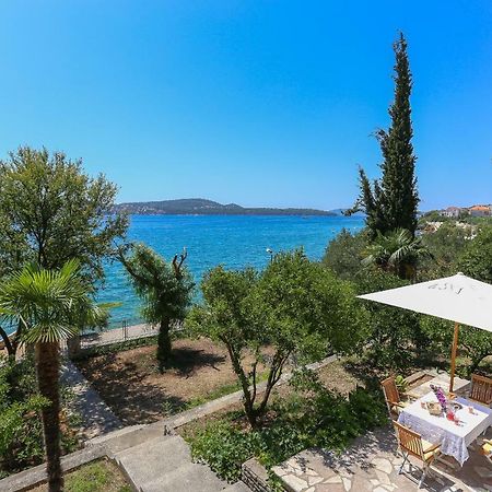 Secret Garden Barada Beach Apartment Трогир Экстерьер фото